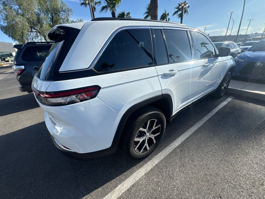 Used 2024 White Jeep Limited image 6