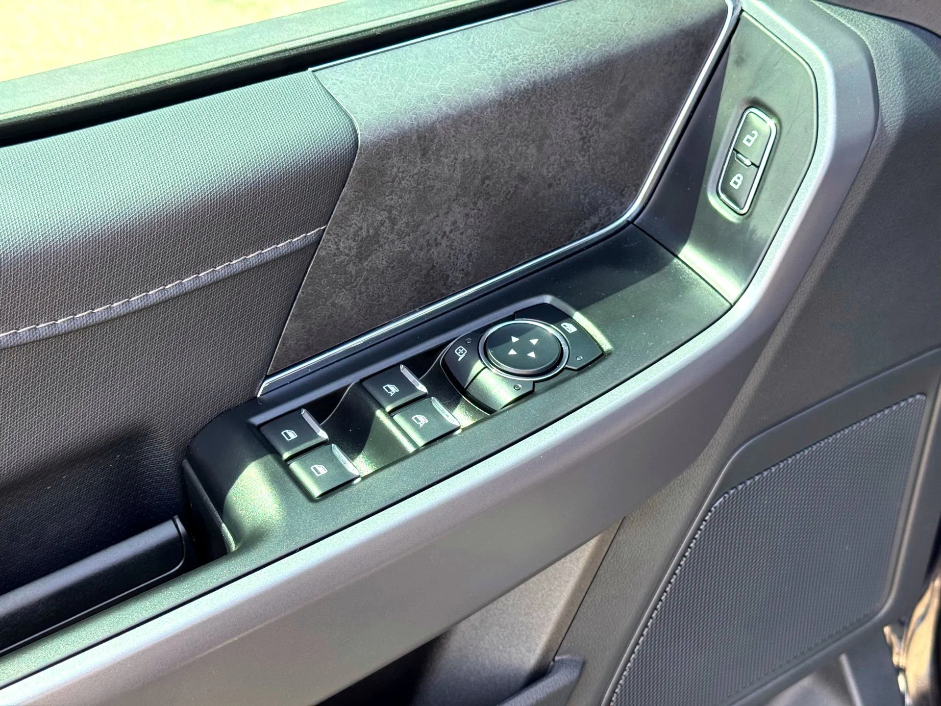Used 2025  Ford XLT image 14
