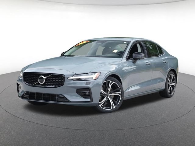 2023 Volvo S60 B5 Plus Dark Theme