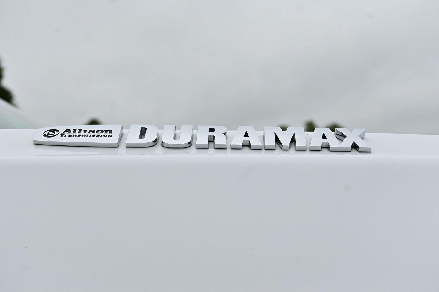 Used 2024 Summit White Chevrolet Work Truck image 10