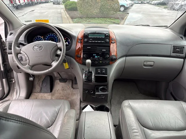 Used 2008 Silver Shadow Pearl Toyota XLE image 23