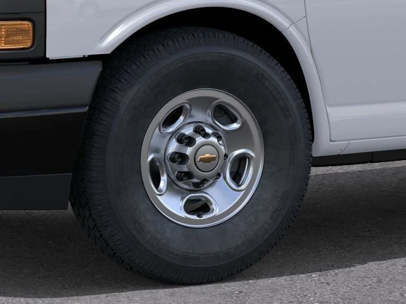 New 2026 Summit White Chevrolet 1WT image 9