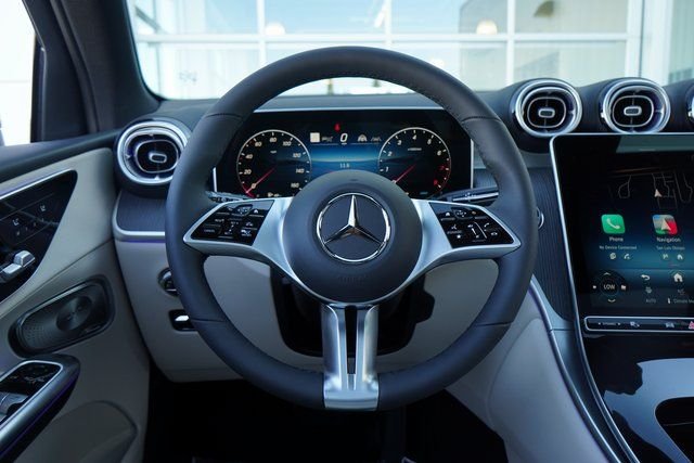 New 2026 Verde Silver Metallic Mercedes-Benz GLC 300 image 18