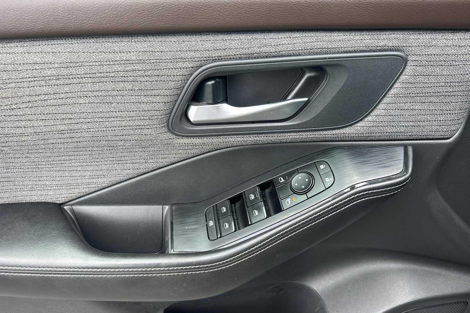 Used 2021 Gun Metallic Nissan SV image 11
