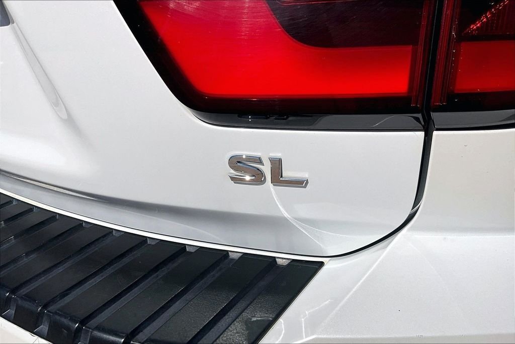 Used 2022 White Nissan SL image 34