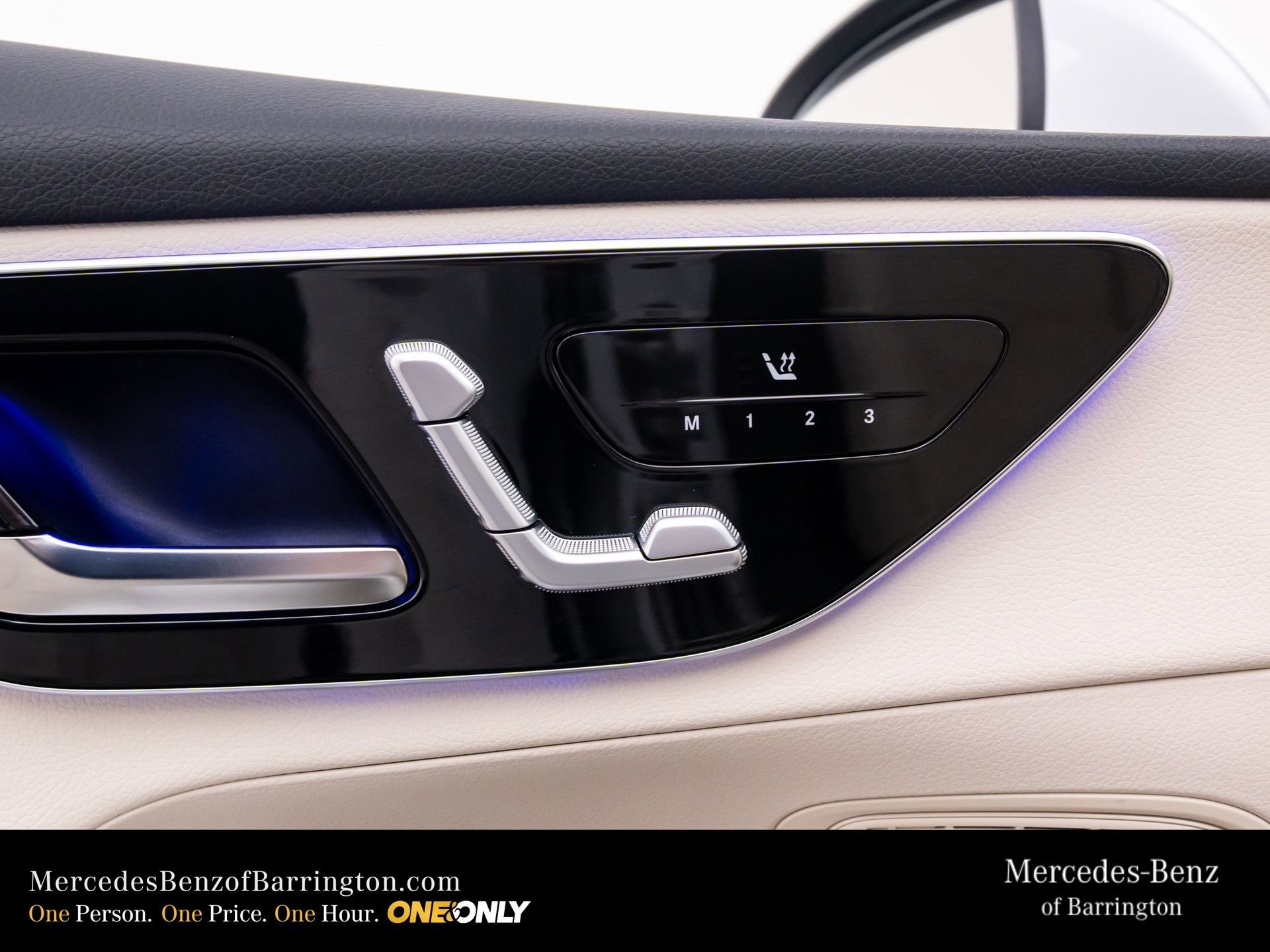 New 2026 MANUFAKTUR Moonlight White Metallic Mercedes-Benz GLC 300 image 56