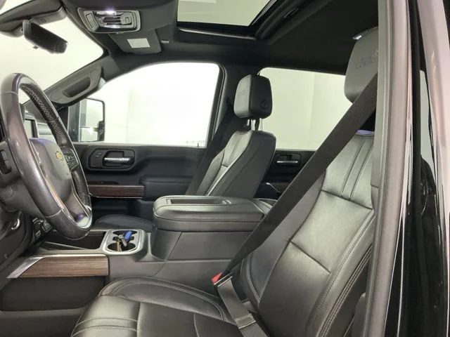 Used 2022 Black Chevrolet High Country image 15