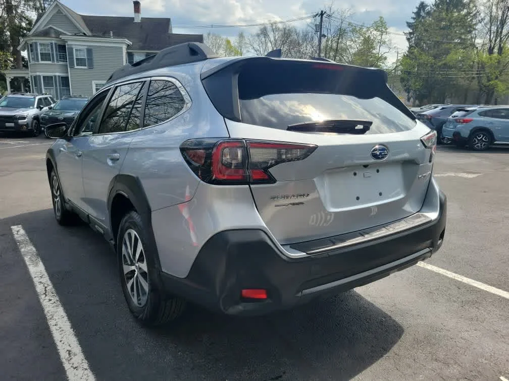 Used 2023 Ice Silver Metallic Subaru Premium image 5