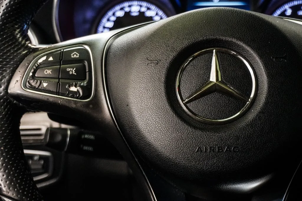 Used 2018 Gray Mercedes-Benz GLC 300 image 15