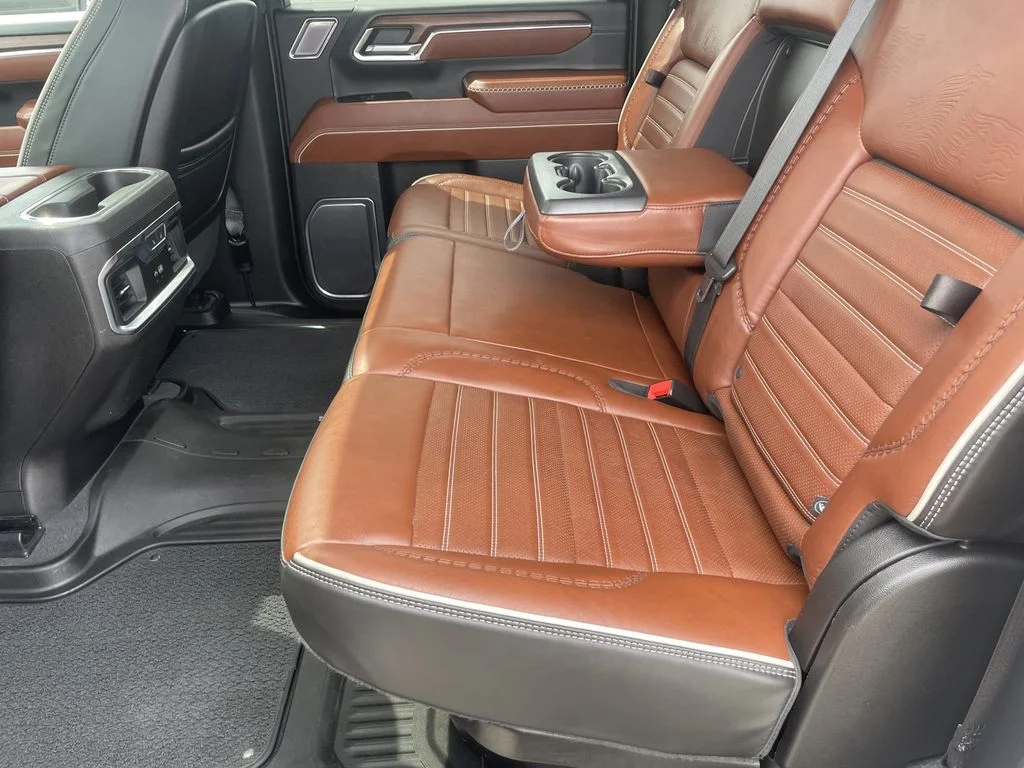 Used 2024 White Frost Tricoat GMC Denali Ultimate image 11