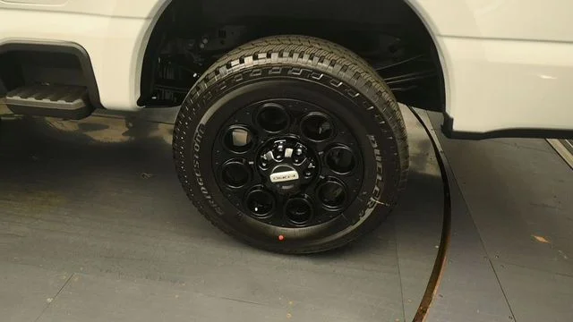 New 2026 Avalanche Ford F-250® XLT image 9