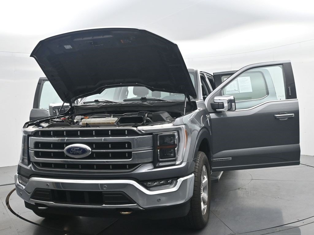 Used 2023 Gray Metallic Ford LARIAT image 42