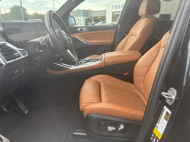 Used 2023 Black BMW xDrive40i image 7
