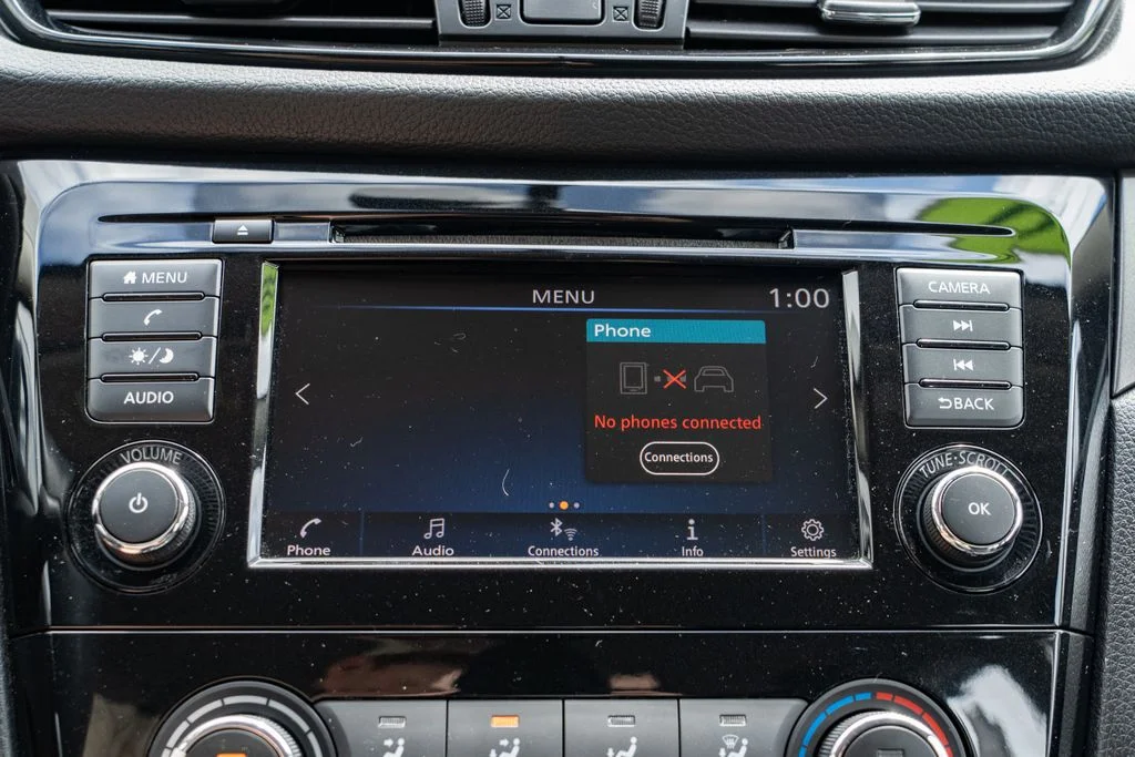Used 2019 Blue Nissan S image 16