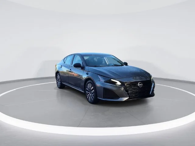 Used 2025 Gray Nissan 2.5 SV image 2