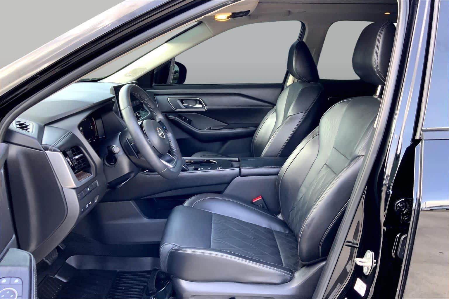 Used 2024 Super Black Nissan Platinum image 8