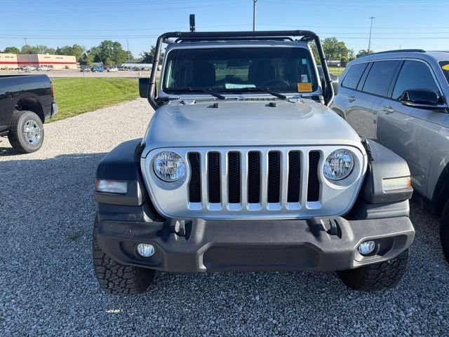 Used 2023 Silver Jeep Sport image 11