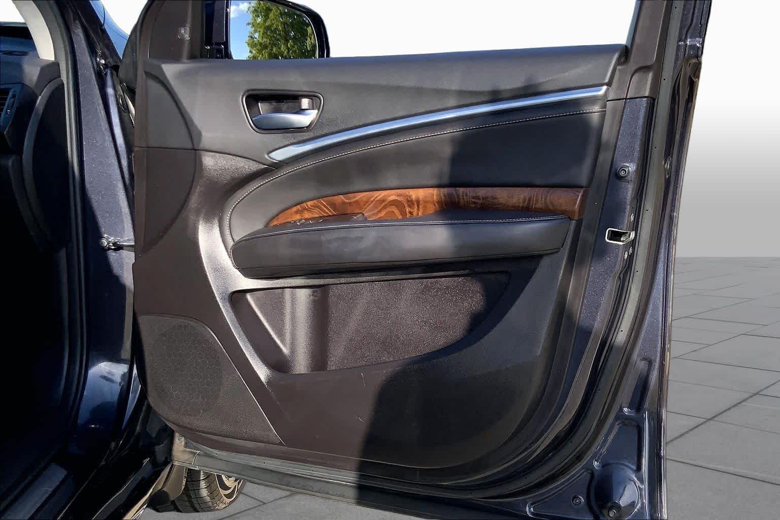 Used 2020 Gunmetal Metallic Acura with Advance Package image 22