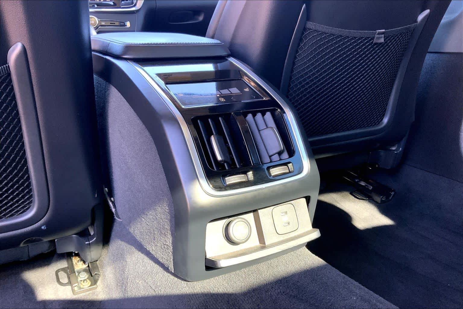 Used 2023 Platinum Grey Metallic Volvo Ultimate image 36