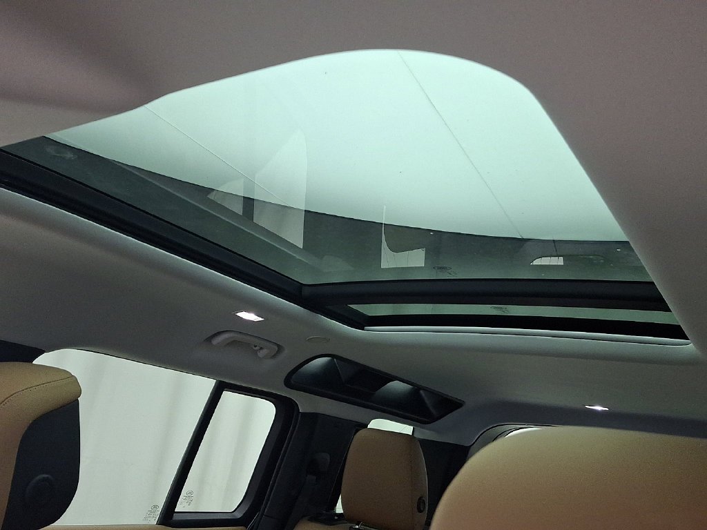 New 2026 Santorini Black Land Rover S image 11