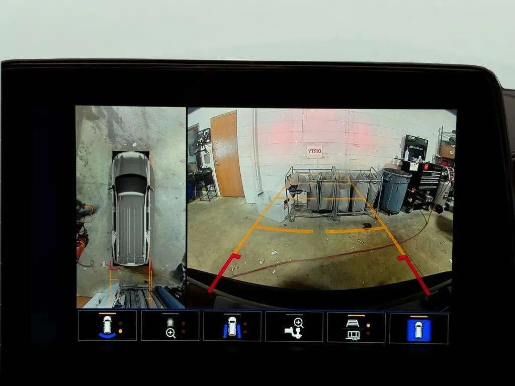 2024 Chevrolet Suburban RST - Photo 14