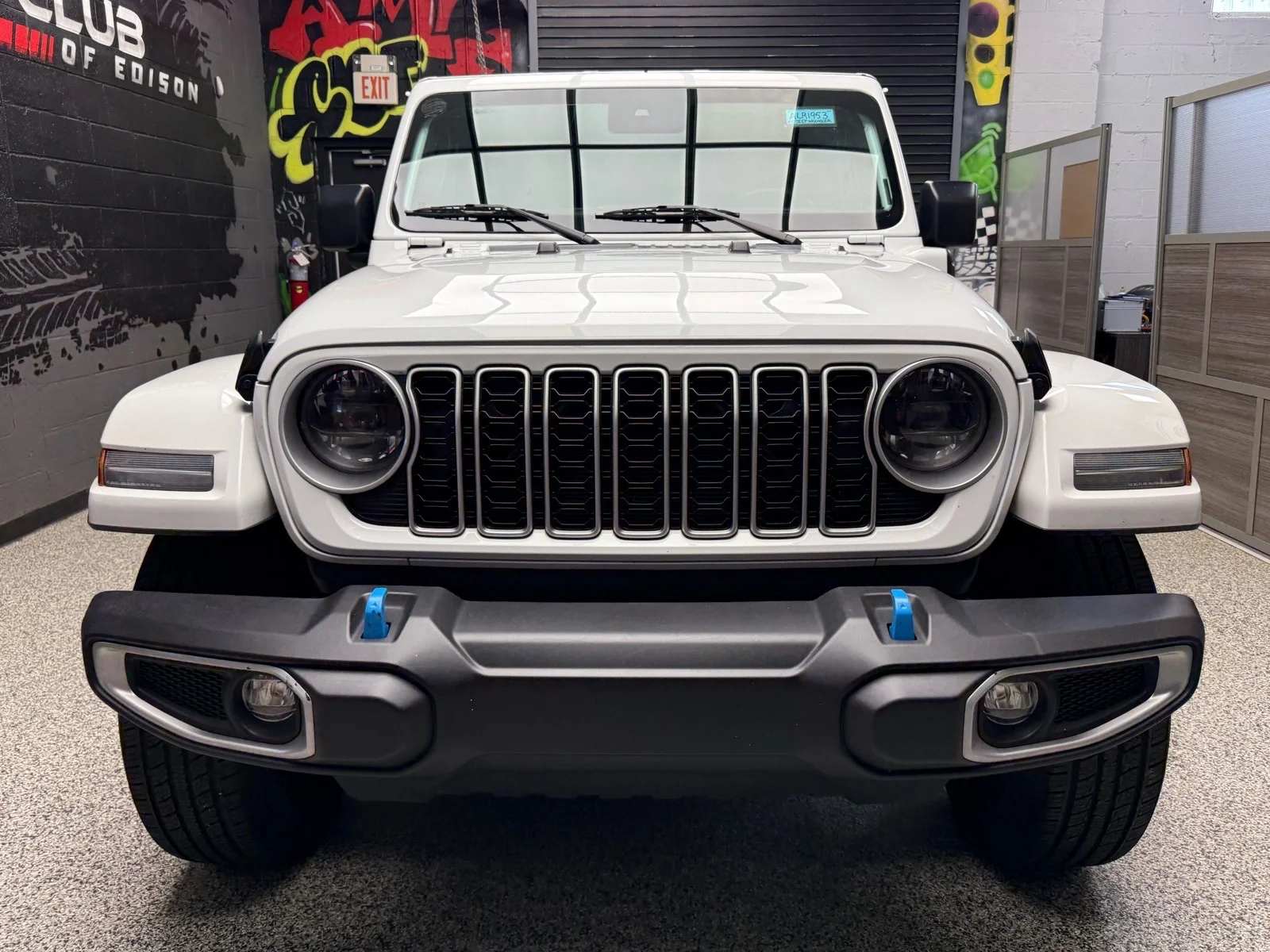 Used 2024 Bright White Clear Coat (pw7) Jeep Sahara 4xe image 2