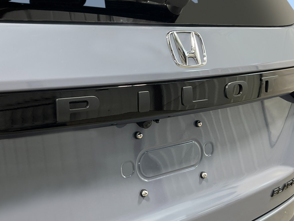 New 2026 Sonic Gray Pearl Honda Black Edition image 7