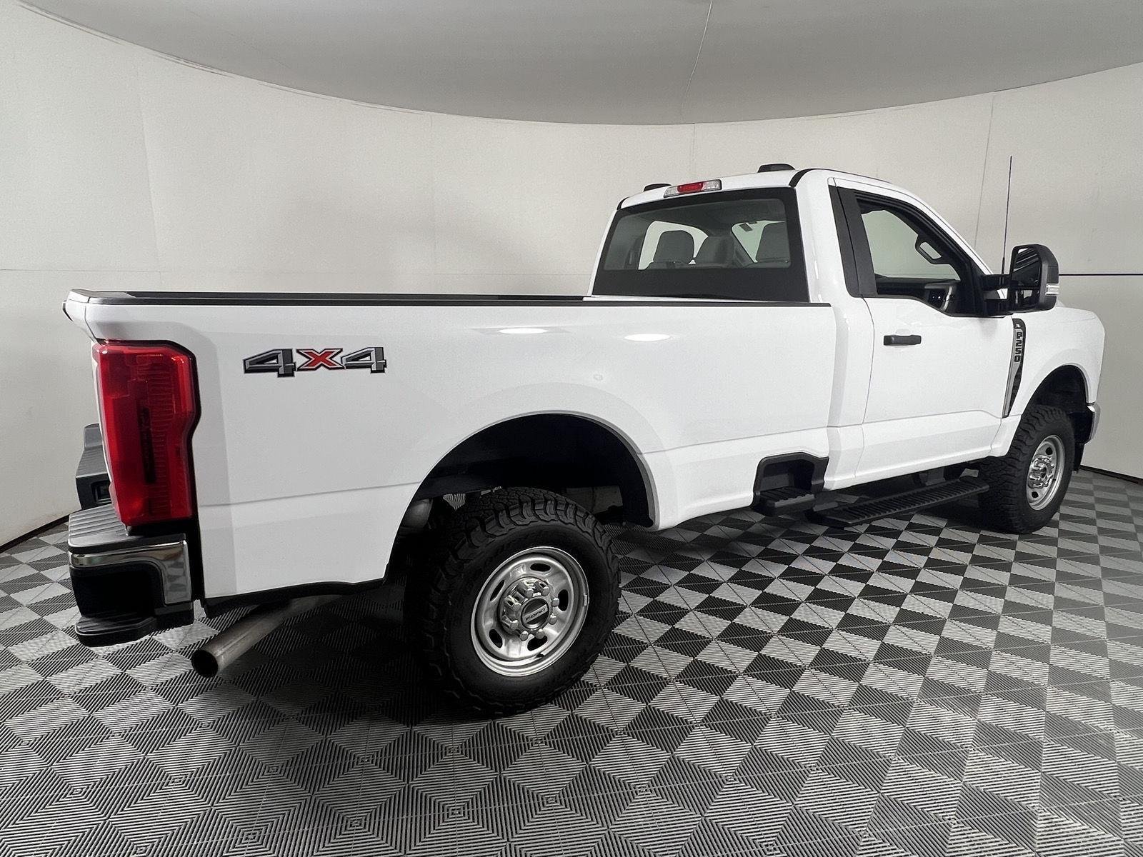 Used 2024 Oxford White Ford XL image 10