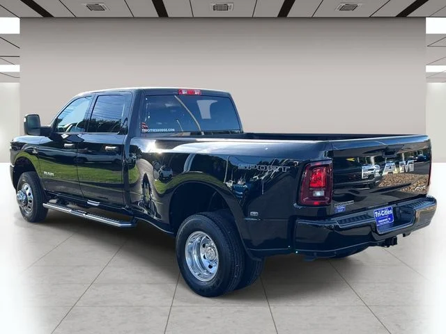 New 2026 Diamond Black Crystal Pearl-Coat Exterior Paint RAM Big Horn image 6