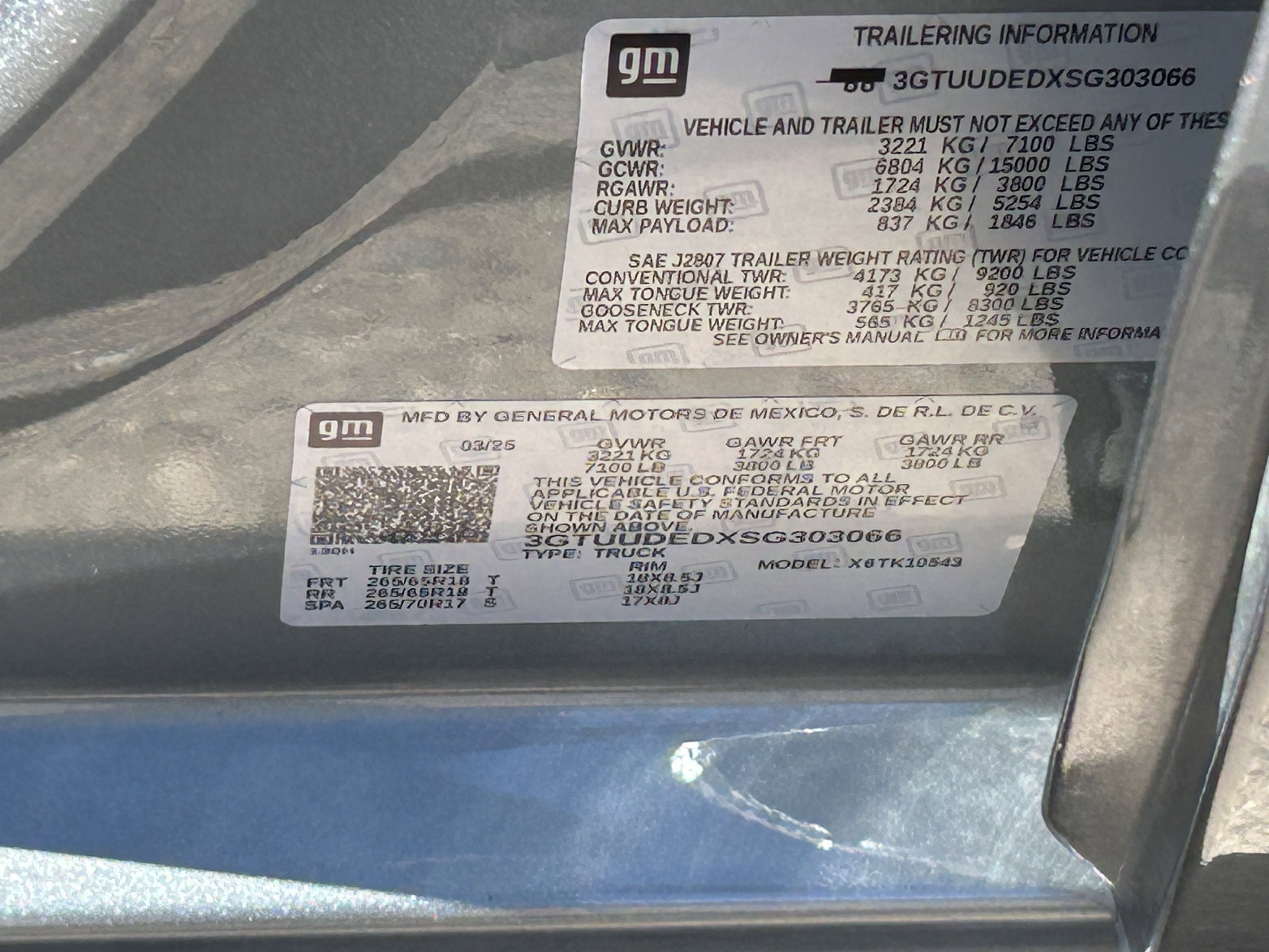 Used 2025 Sterling Metallic GMC SLT image 16