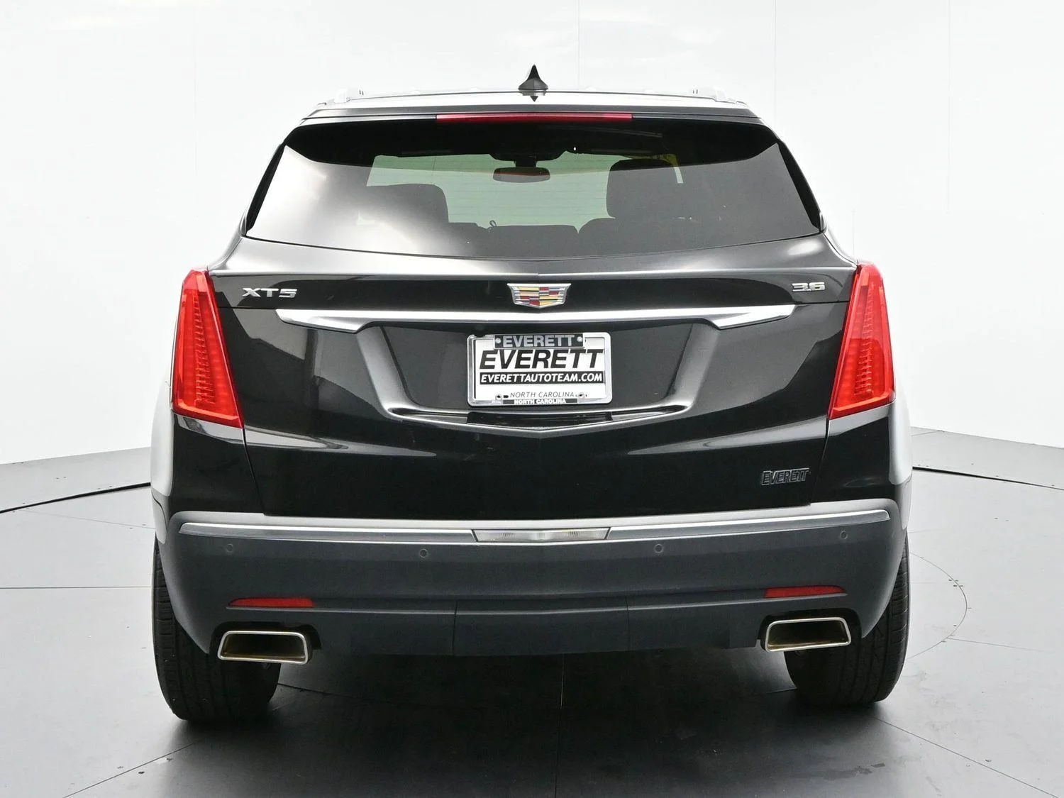 Used 2017 STELLAR BLACK METALLIC Cadillac FWD image 6