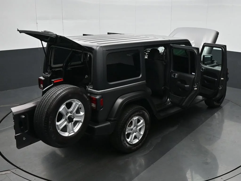 Used 2018 Gray Jeep Unlimited Sport S image 39