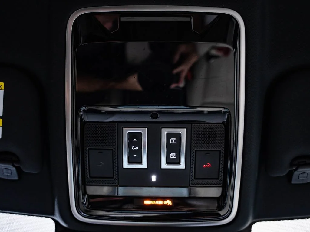 Used 2022 SVO Premium Palette Blue Land Rover R-Dynamic HSE image 40