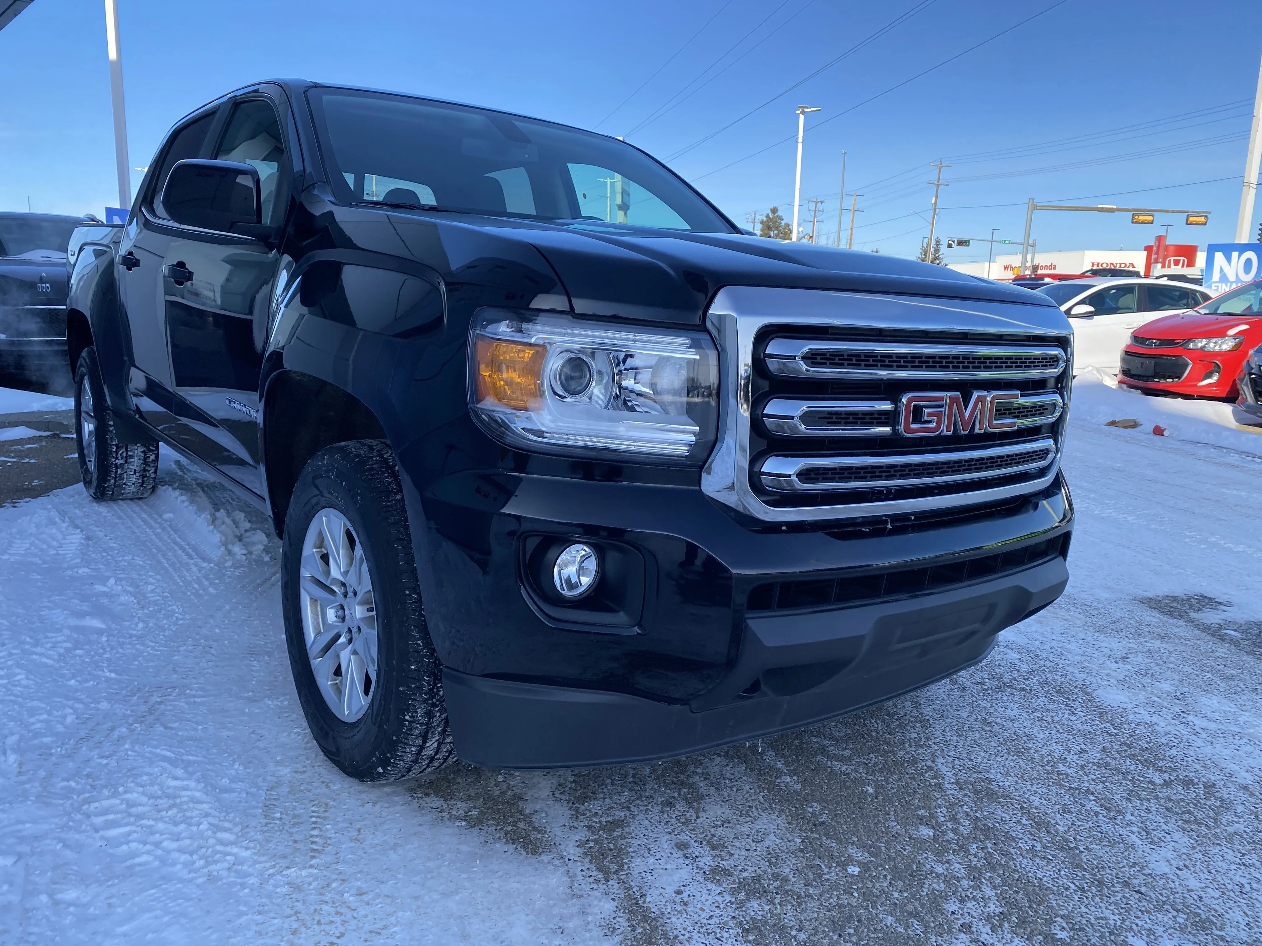 Certified Used 2020 Black GMC Crew Cab 4WD SLE image 6