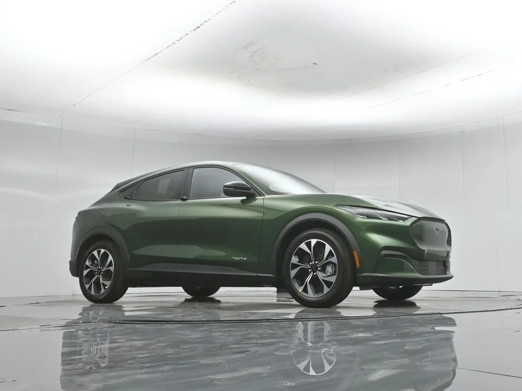 New 2026 Eruption Green Metallic Ford Select image 3