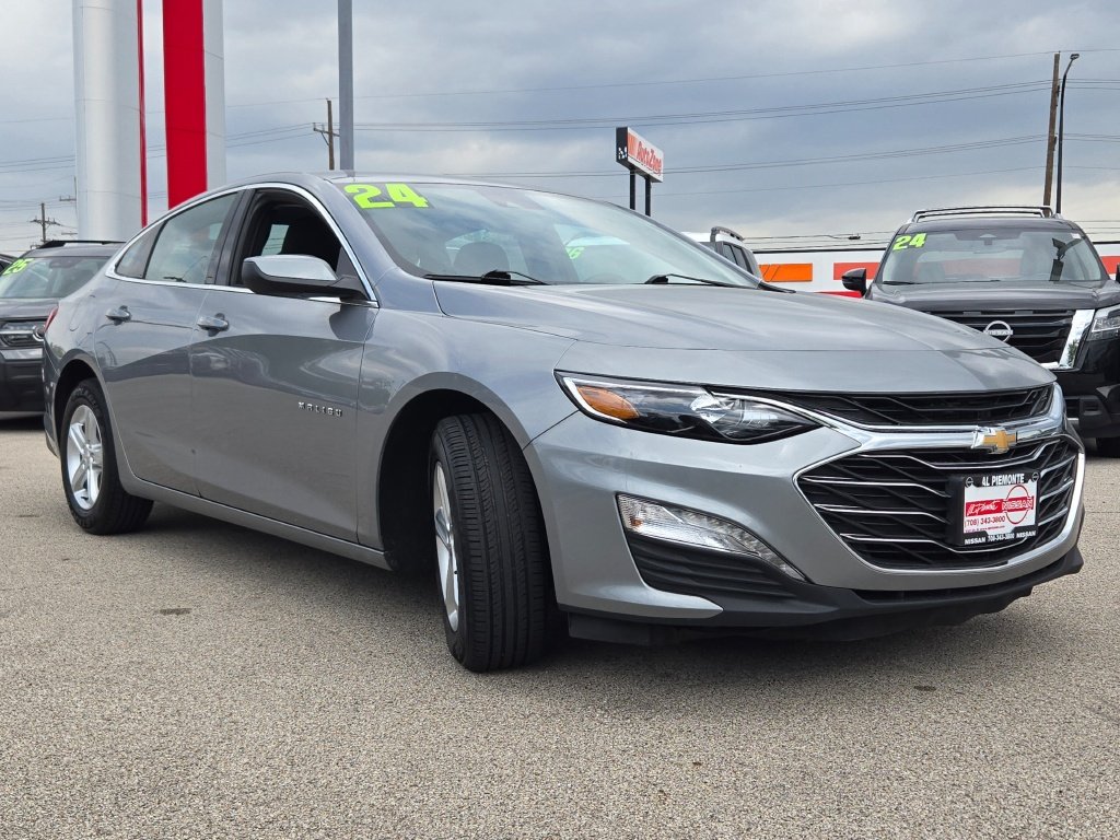 Used 2024 Gray Chevrolet LT image 5