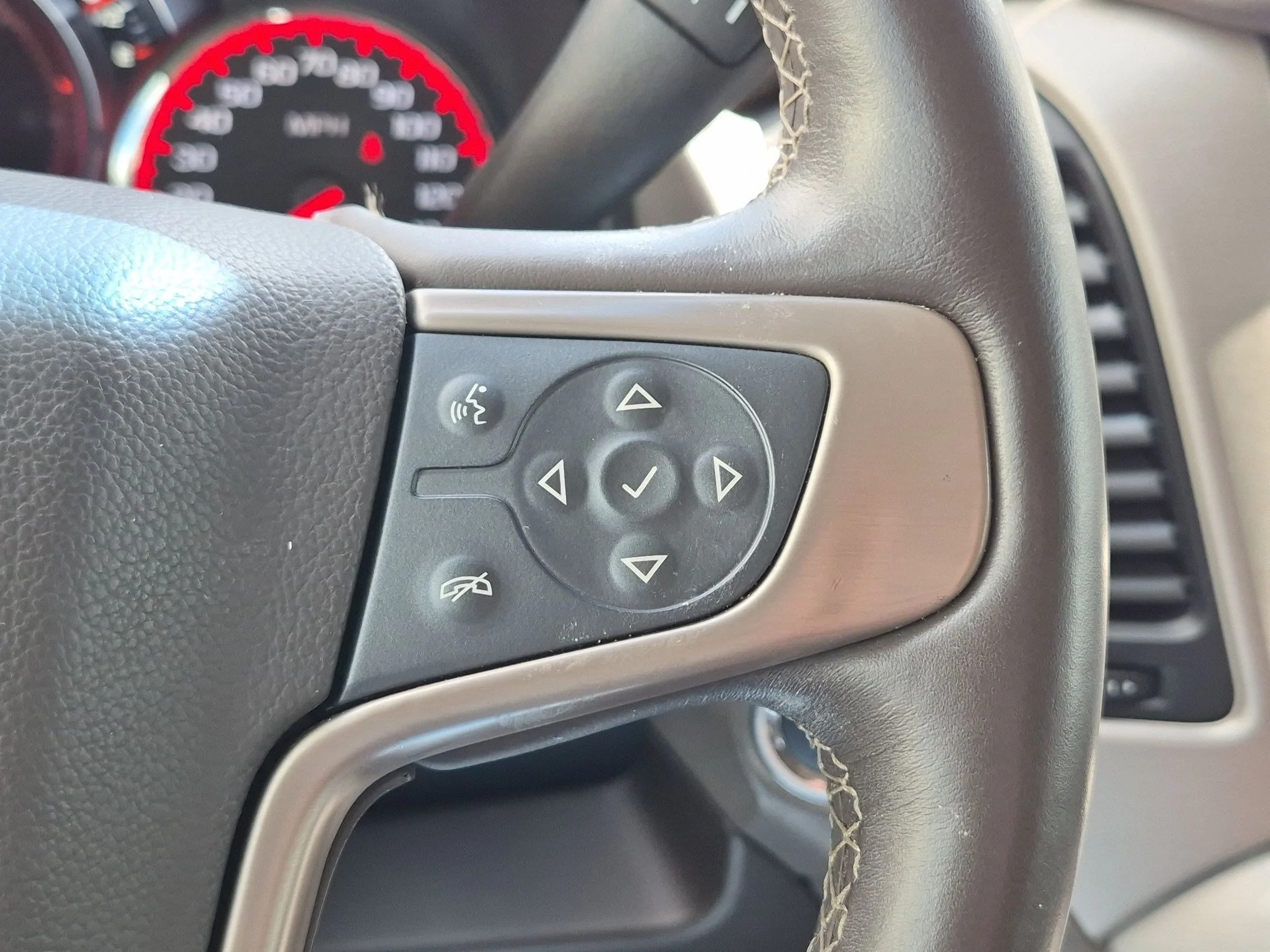 Used 2015 Iridium Metallic GMC Denali image 17
