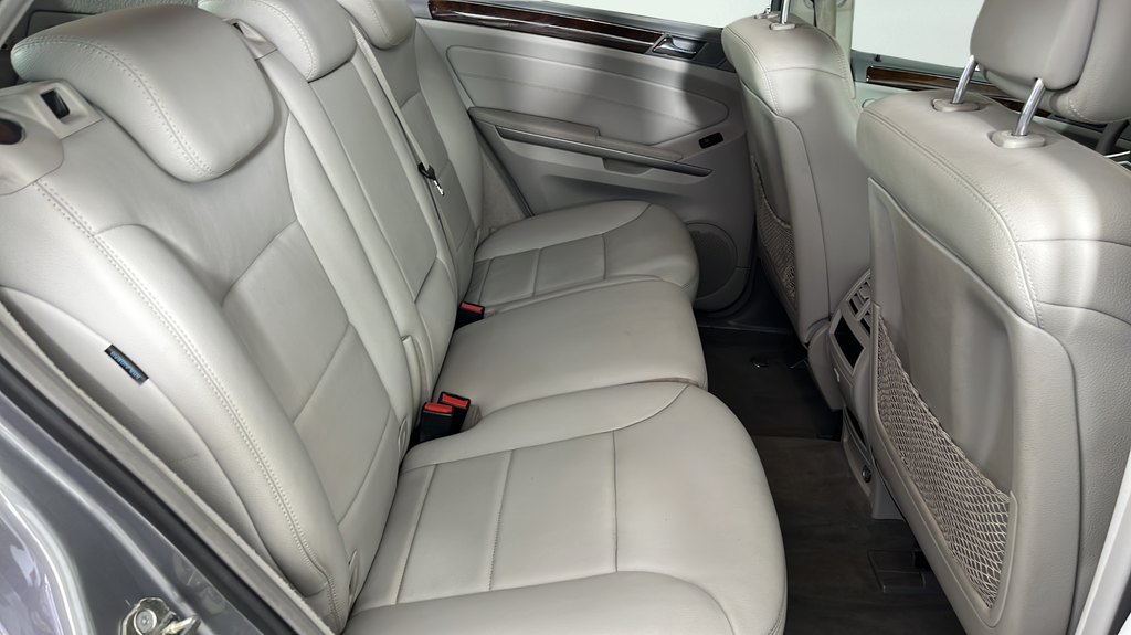 Used 2011  Mercedes-Benz ML 350 image 20