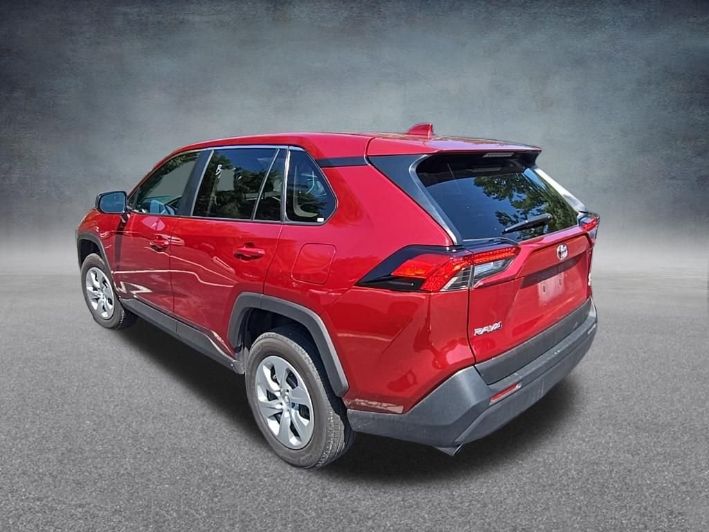 Used 2025 Pearl Toyota LE image 7