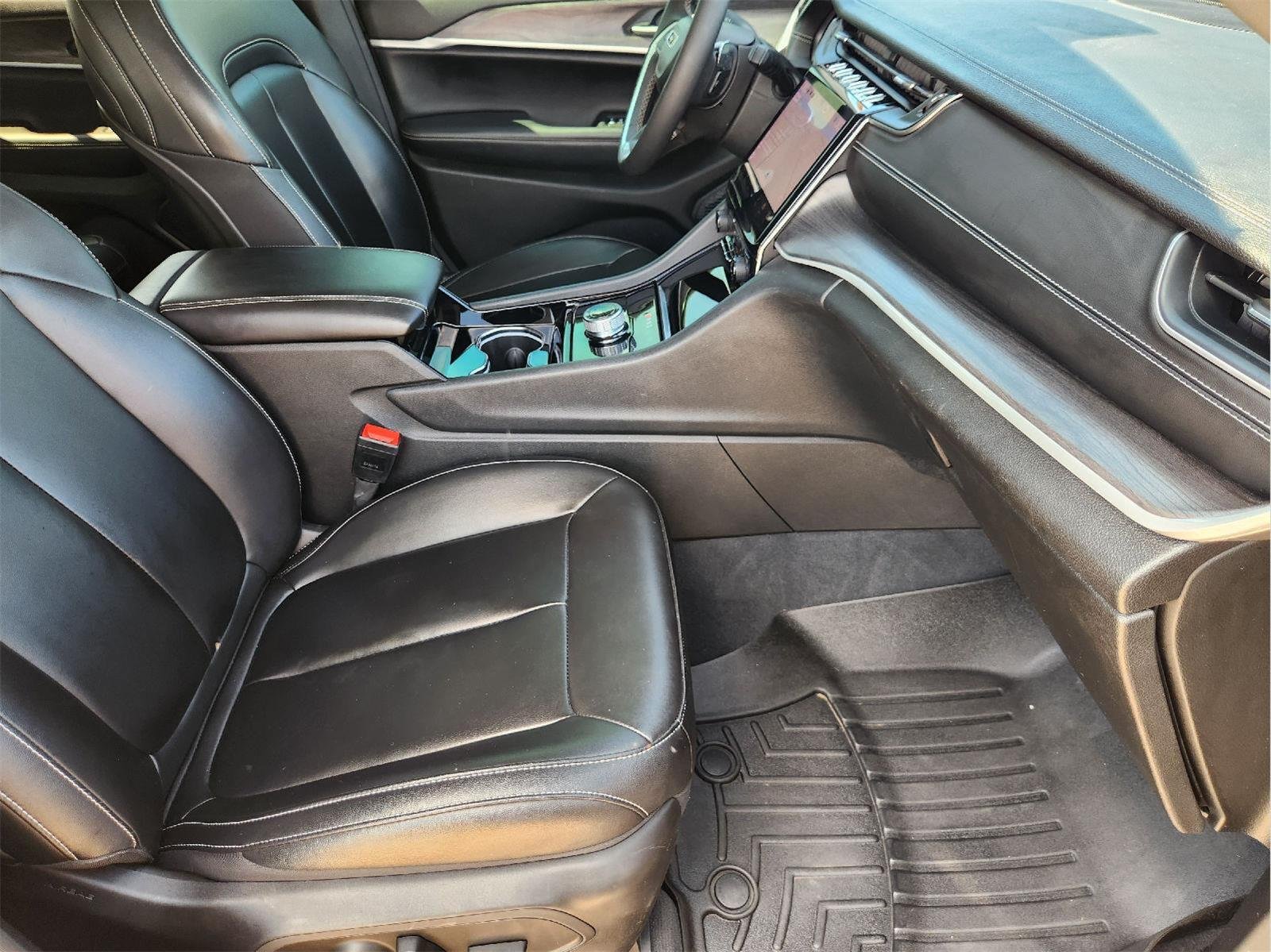2023 Jeep Grand Cherokee L photo 14 of 33