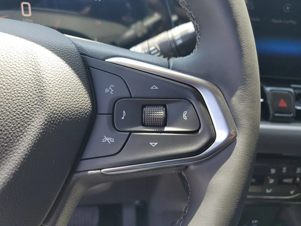 New 2026 Mosaic Black Metallic Chevrolet LT image 31