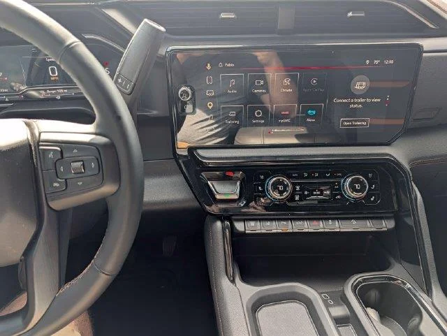 Used 2024 Summit White GMC AT4 image 17