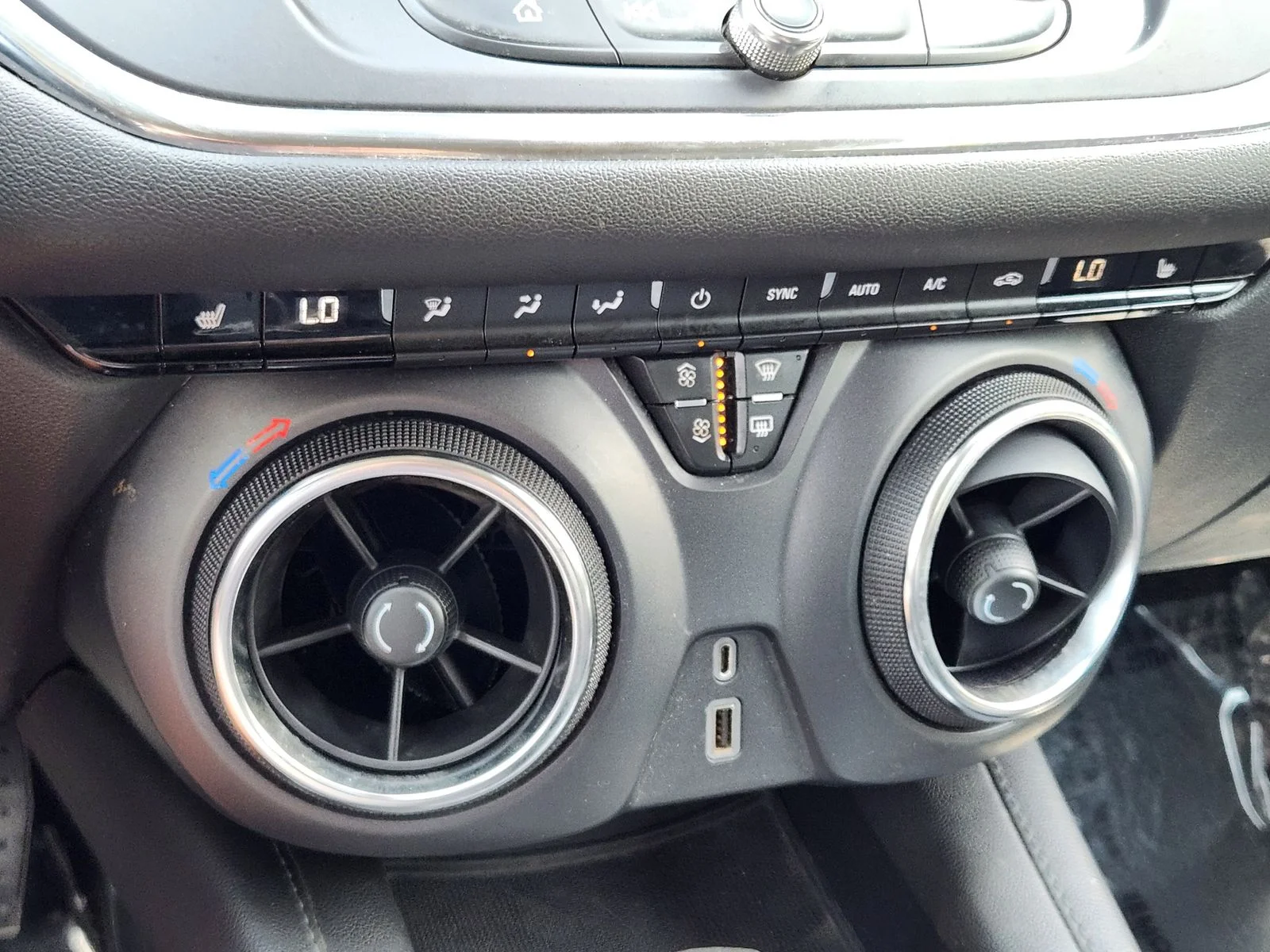 Used 2022 Blue Chevrolet LT image 17
