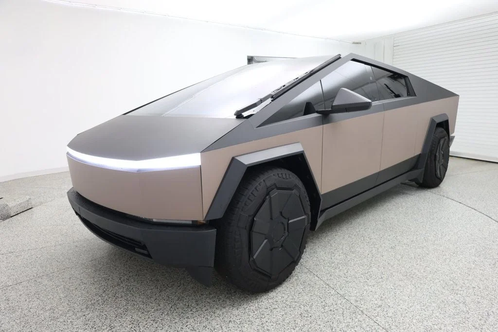 2024 Tesla Cybertruck All-Wheel Drive's photo