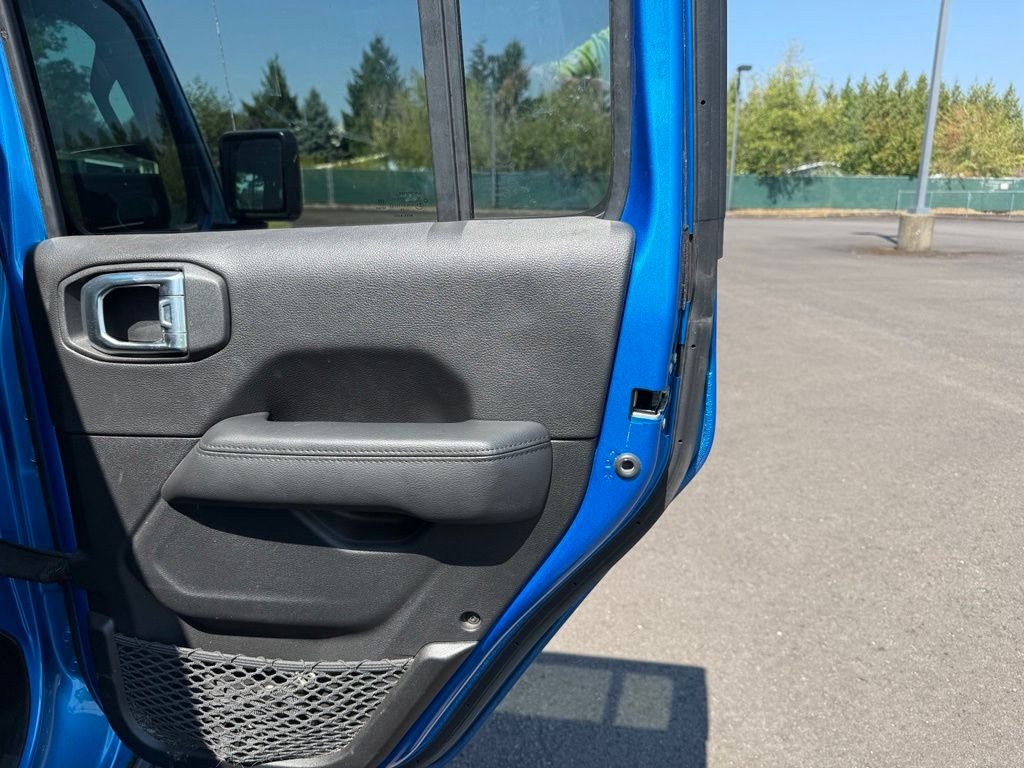 Used 2022 Hydro Blue Pearlcoat Jeep Unlimited Sahara Altitude image 22
