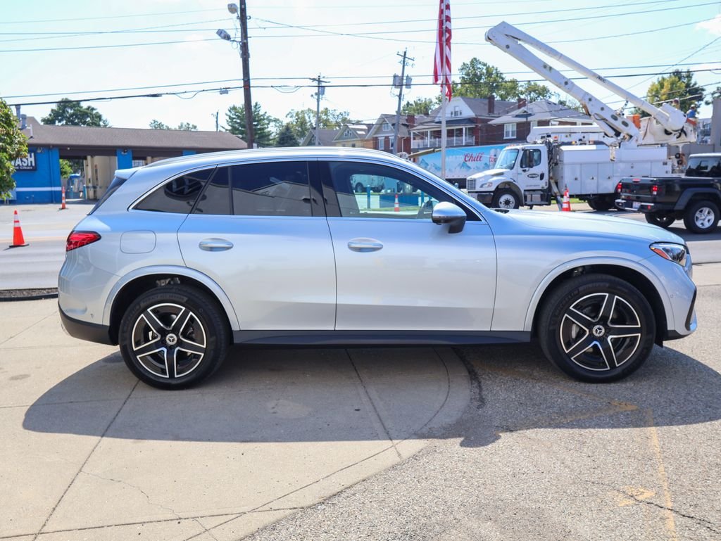 Used 2023 Silver Mercedes-Benz GLC 300 image 6