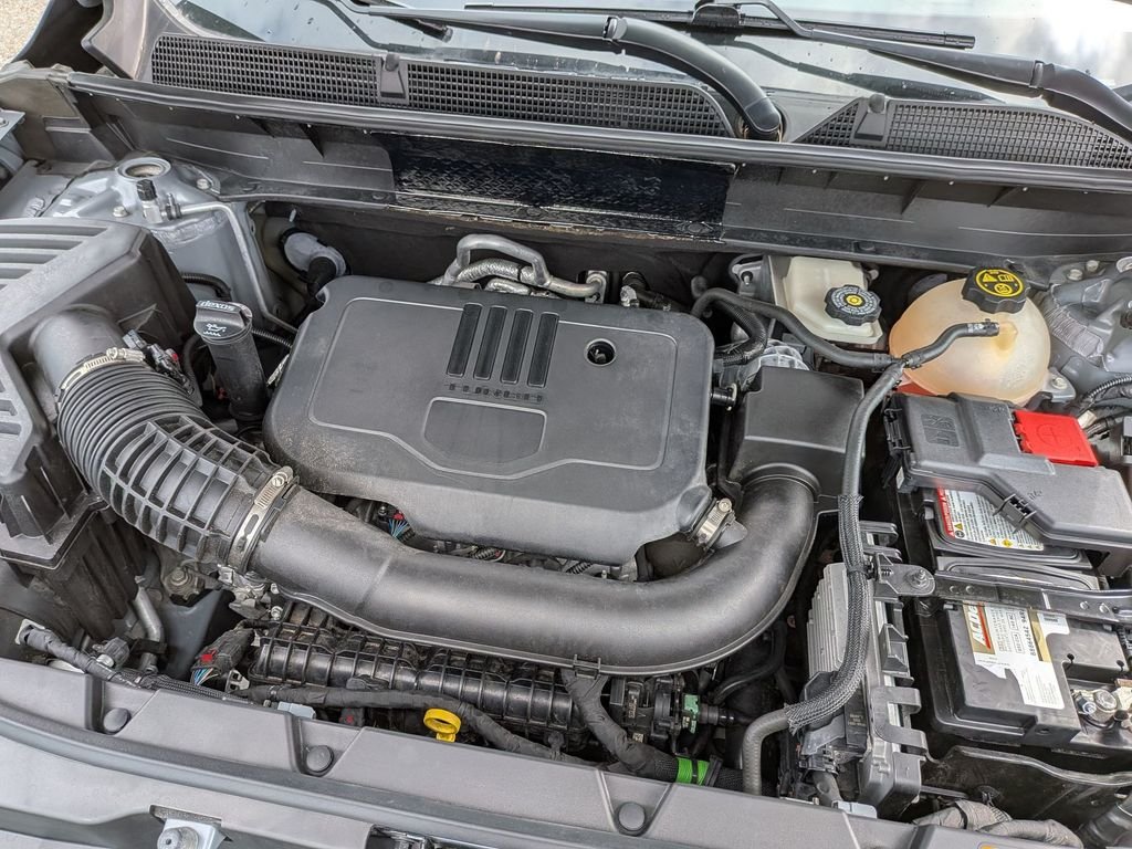 Used 2023 Silver GMC SLE image 13