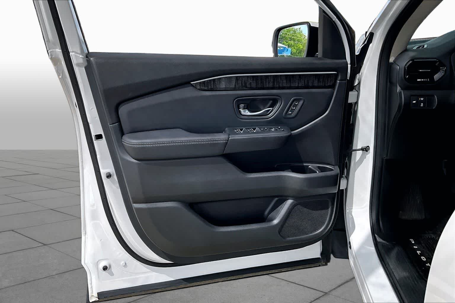 2023 Honda Pilot Elite - Photo 22