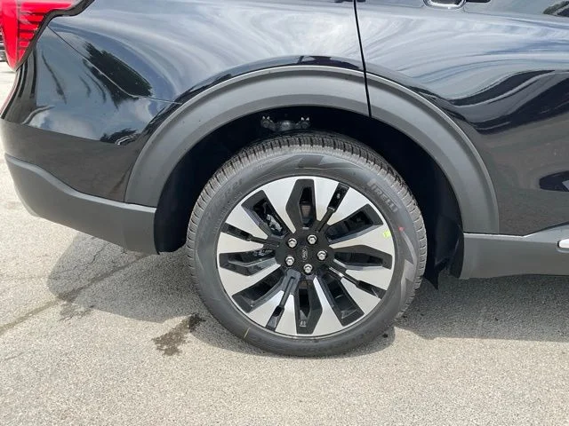 New 2026 Agate Black Metallic Ford Platinum™ image 45