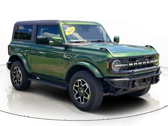Used 2023 Green Ford Outer Banks image 3